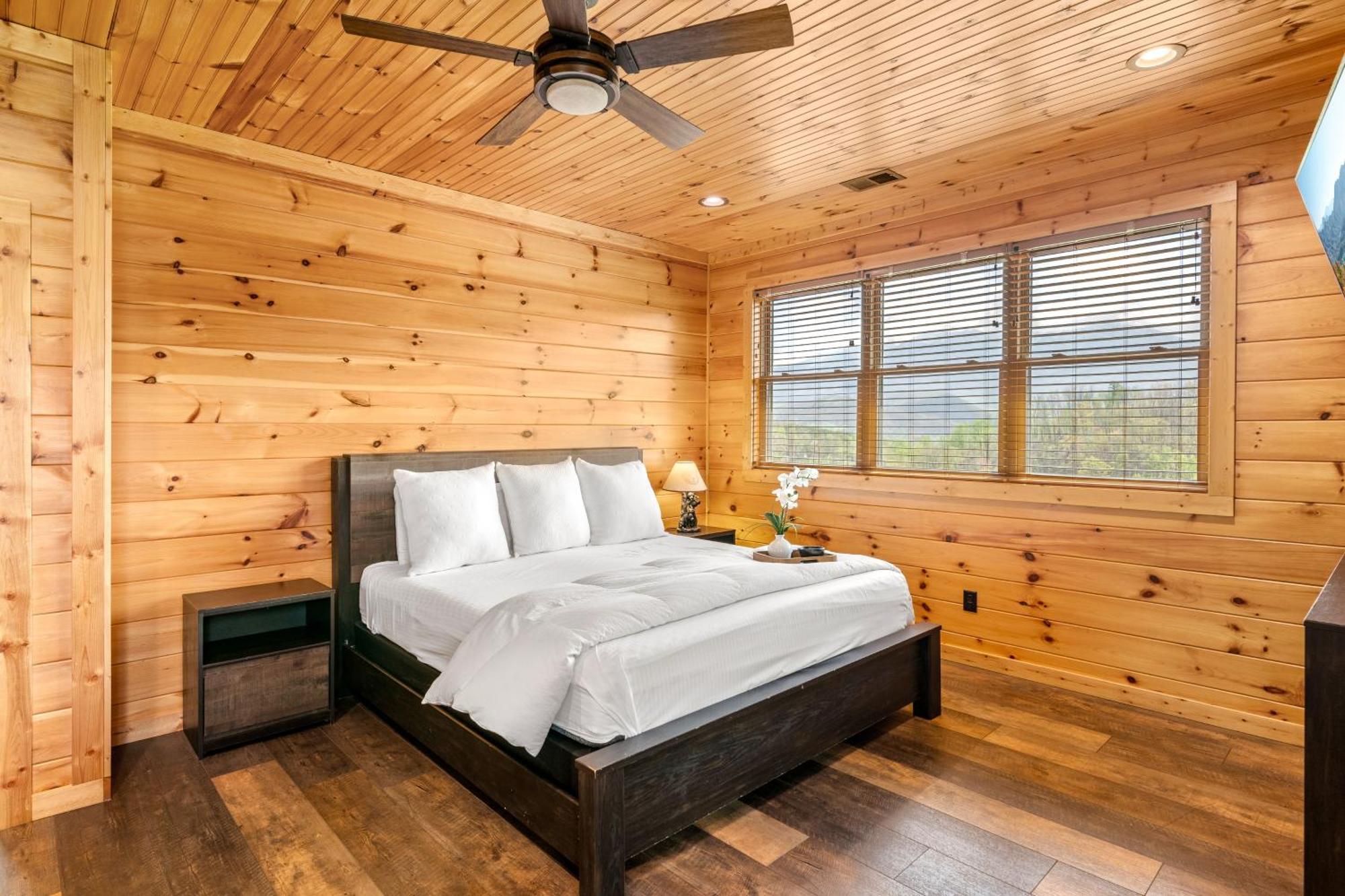 3 Lazy Bears Chalet ガトリンバーグ エクステリア 写真