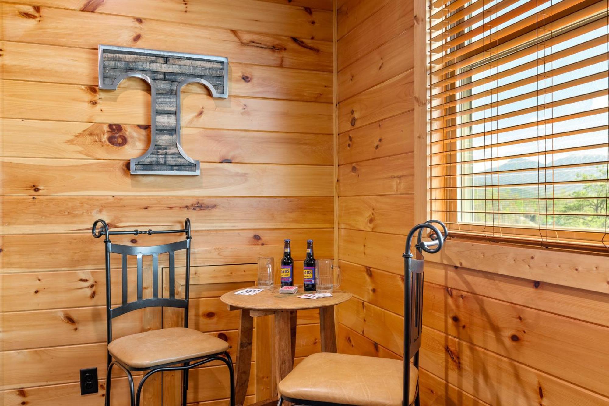 3 Lazy Bears Chalet ガトリンバーグ エクステリア 写真